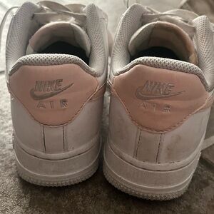 Nike  White and Peach SneakersNike Air Force 1 big girls size/ women’s size 6